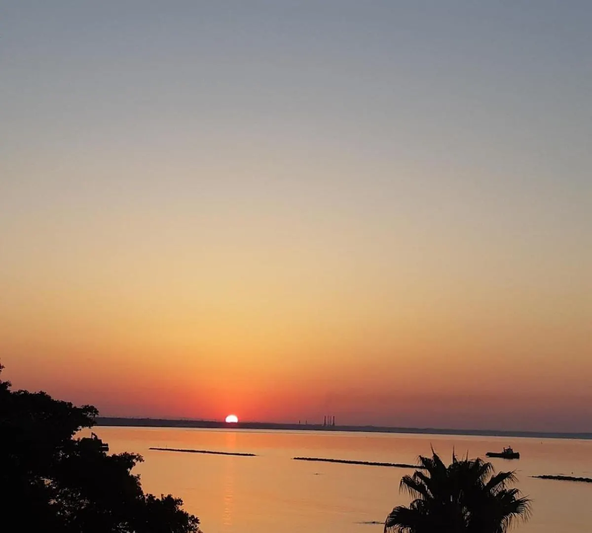 Enjoy Sunrise At Spacious 3Br Flat By The Seafront Voroklini 0*,  Cyprus