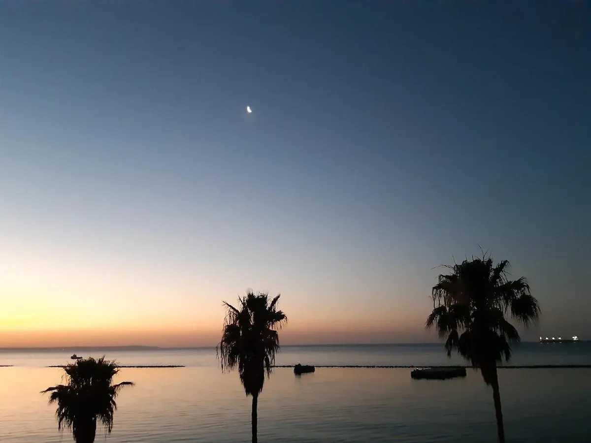 Enjoy Sunrise At Spacious 3Br Flat By The Seafront Voroklini 0*,