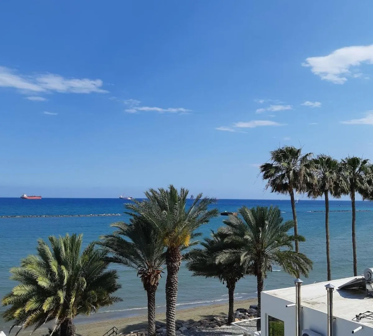 Apartmán Enjoy Sunrise At Spacious 3Br Flat By The Seafront Voroklini